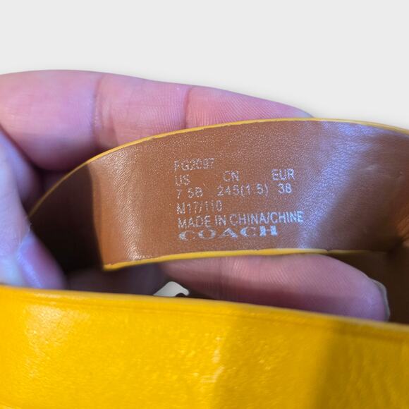 Coach Chapel Slide Yellow Thong Sandals Womens Size 7.5 - Picture 4 of 4